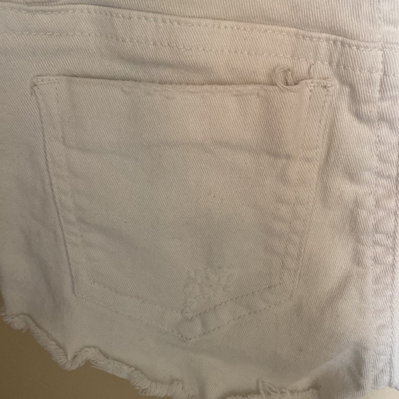 ❤️White Jean Shorts - Picture 7 of 8